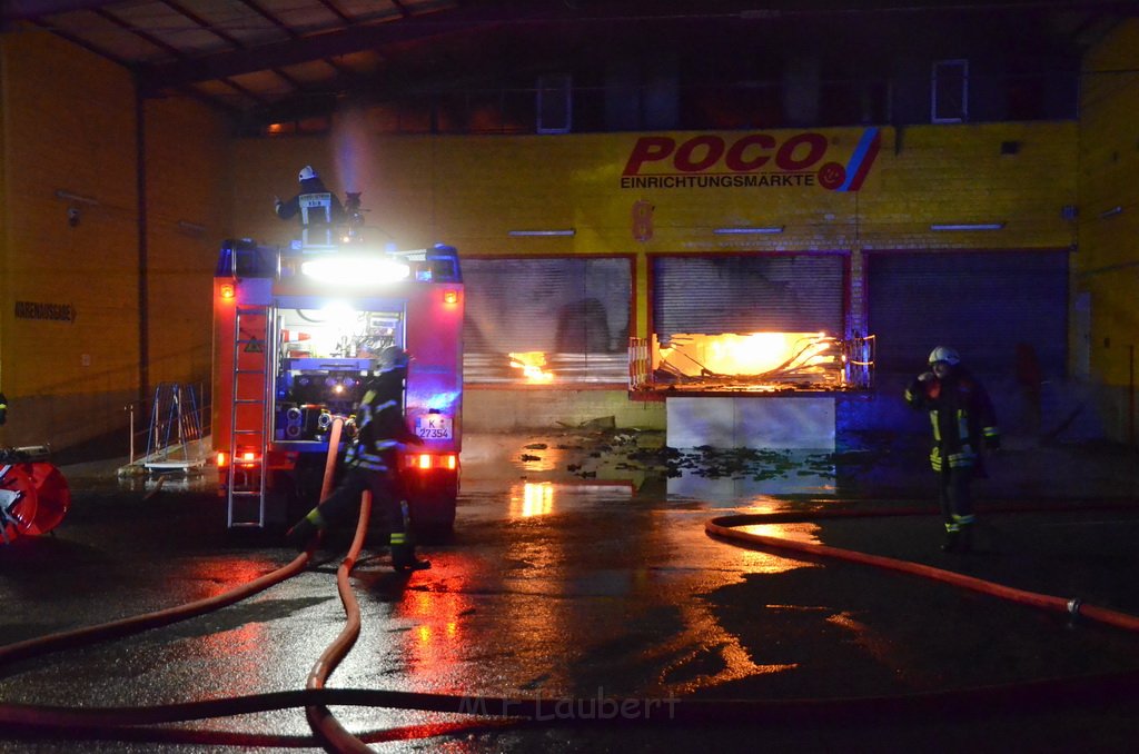 Grossfeuer Poco Lager Koeln Porz Gremberghoven Hansestr P072.JPG - Miklos Laubert